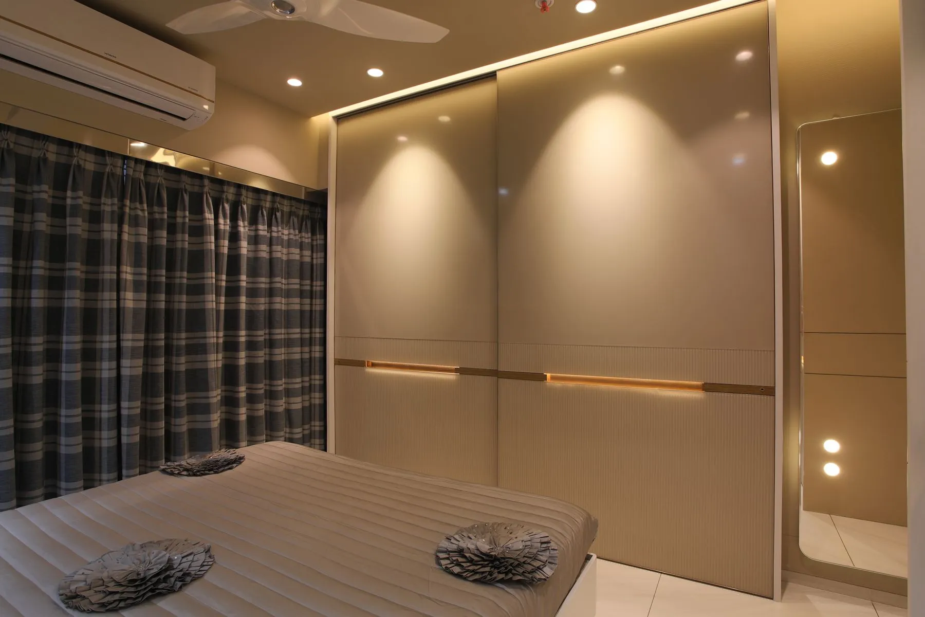 Custom wardrobe by D' Forte Interiors